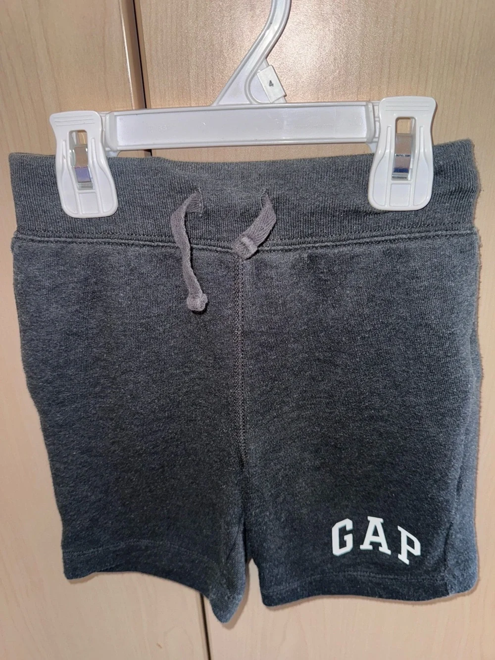 GAP Boys Charcoal Gray Fleece Shorts Size 4 Drawstring Logo